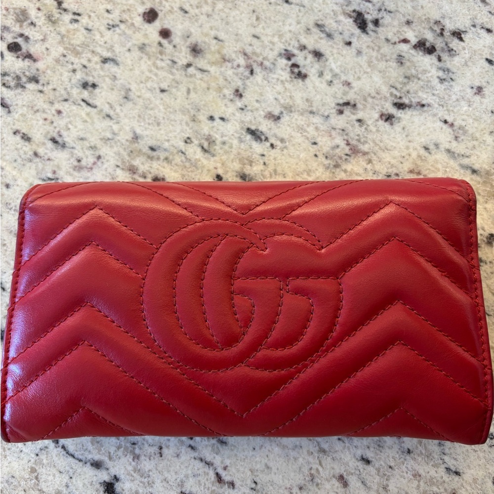 Gucci Red Marmont Chevron Leather Crossbody Bag with Gold Chain - Picture 15 of 16